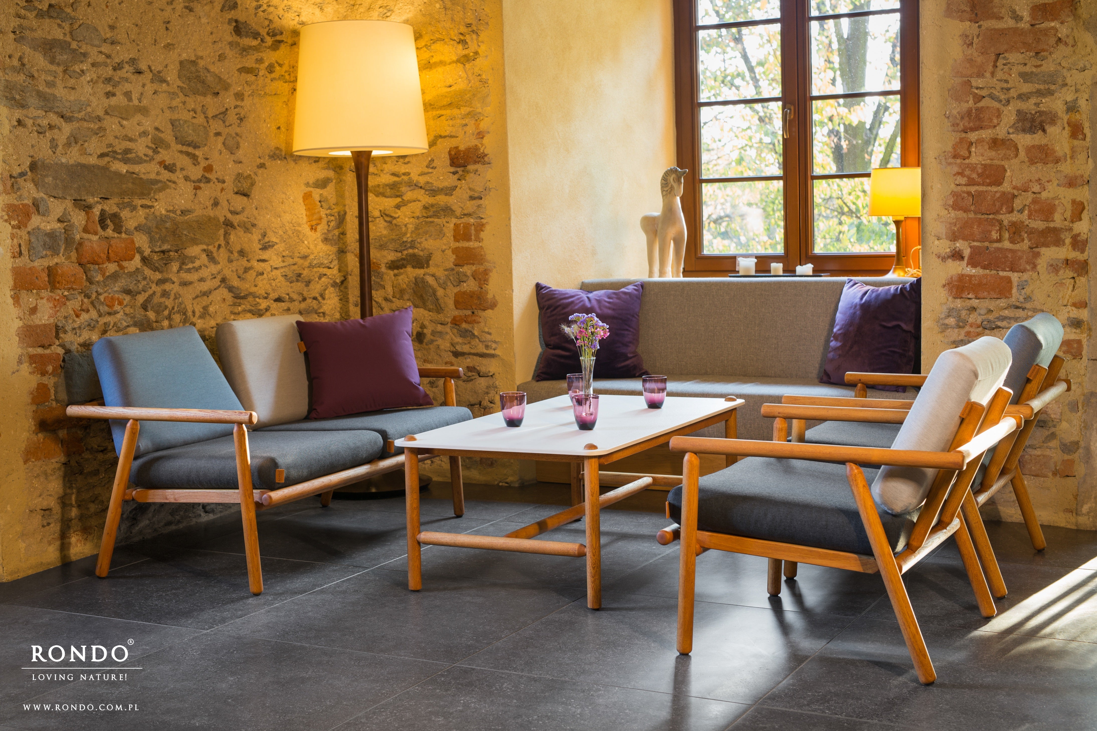 Collection BALTIC - massives Robinienholz und leichtes Design für den Außen- und Innenbereich