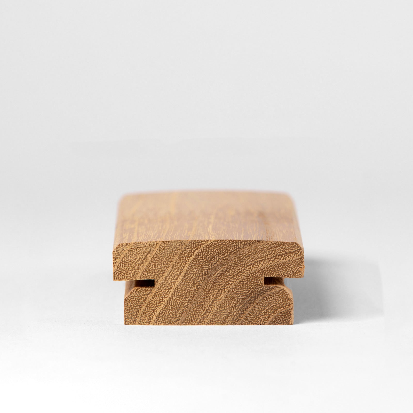 AKAZIE Terrassendiele Robinie 60 x 26 mm, genutet, keilgezinkt, bombiert