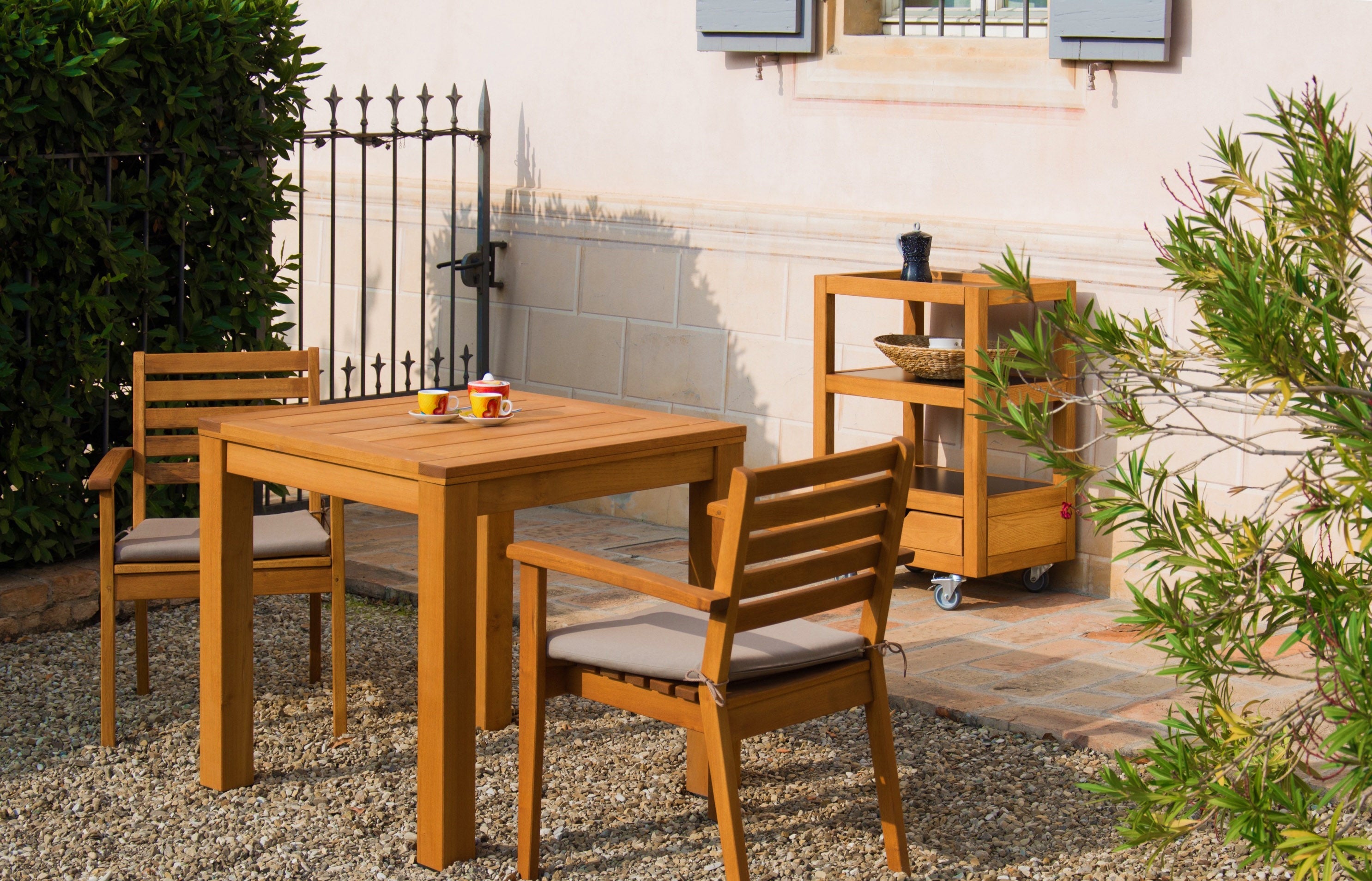 Accessoire Minibar aus Robinienholz