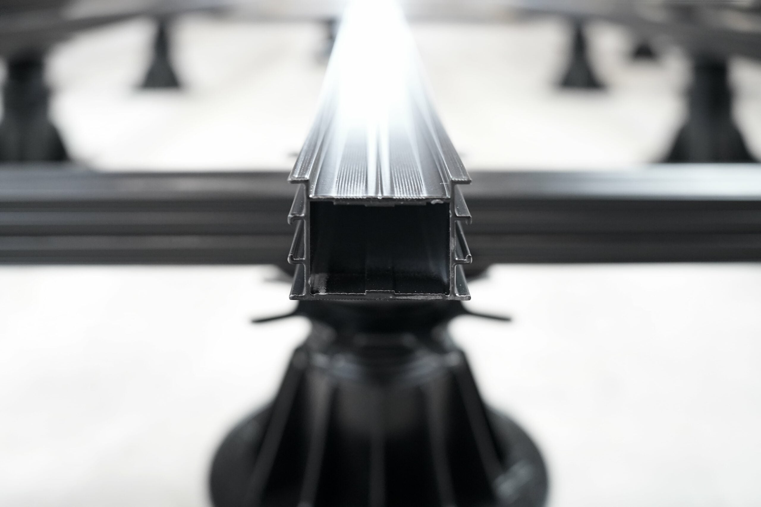 RELO W 56 black aluminum substructure - 56 x 40 x 4,000 mm