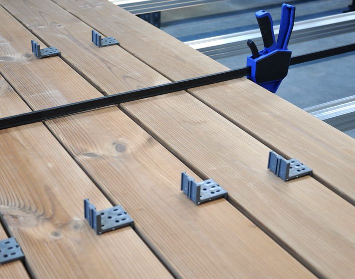 Montagehilfen für den Terrassenbau – Terrassenzwinge, Bohrsenker, Abstandshalter – FixingGroup