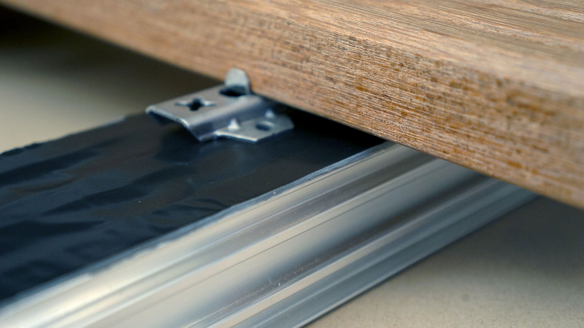 Schutzband GUMO K 75 mm, selbstklebend – für Holz- und Alu-Unterkonstruktion, Rolle 10 m – FixingGroup