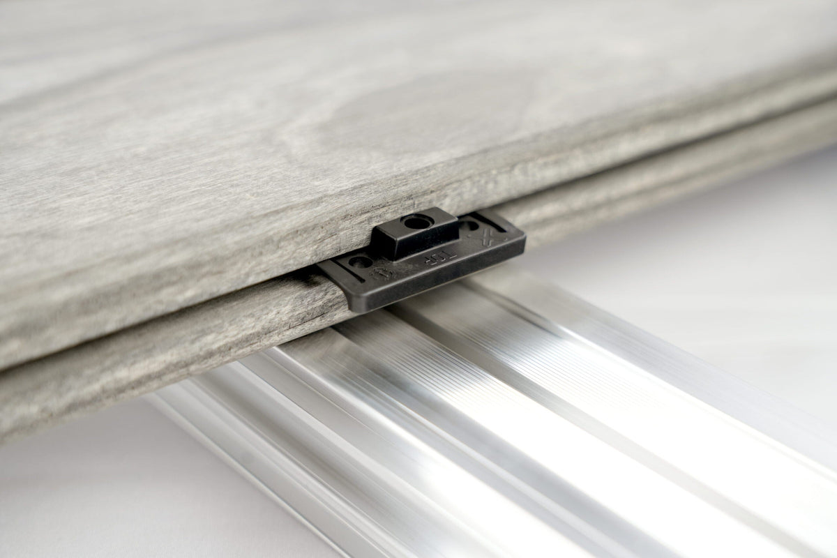 Terrassenverbinder PLATA – Klemmverbinder für Dielen mit seitlicher Nut – FixingGroup